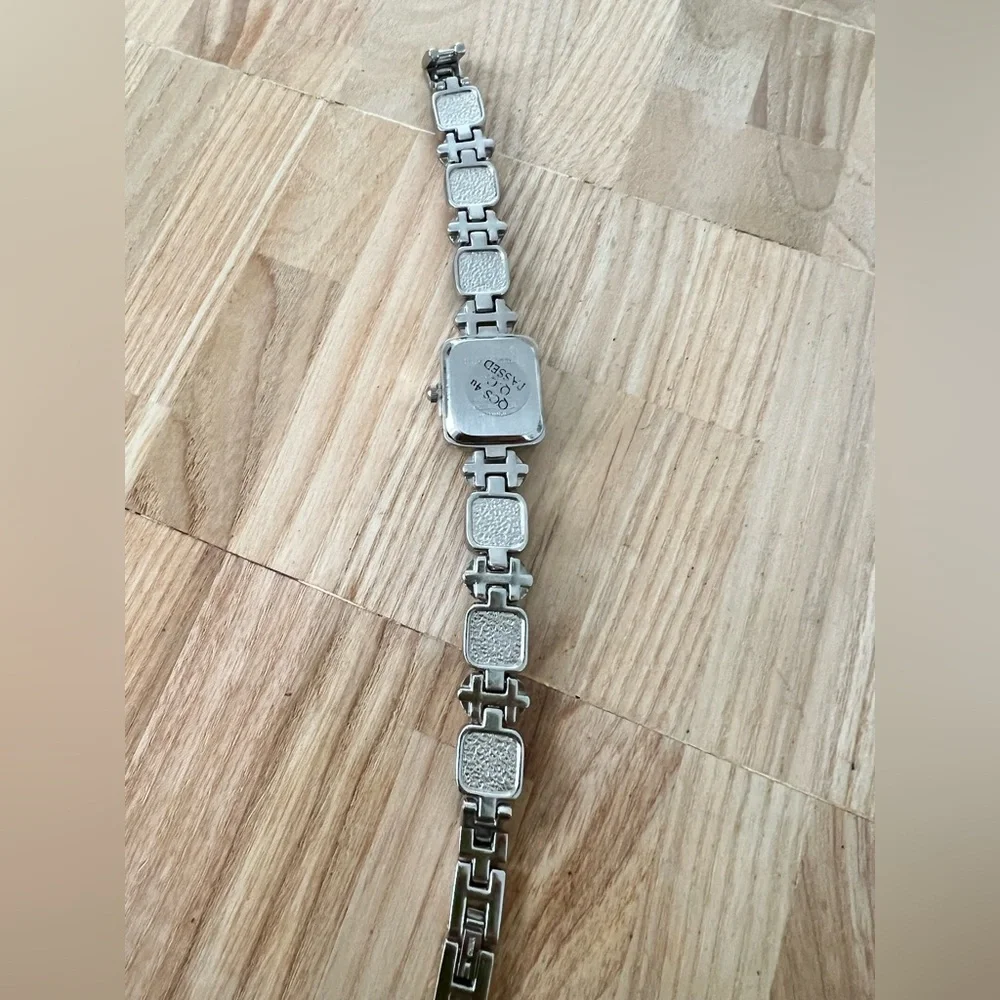 Harve Benard ladies silver tone stone accented  watch NEW BATTERY